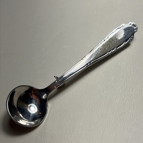Vintage Miniature Spoon Brooch - Made In Holland - Silver Tone Metal - Picture 1 of 4